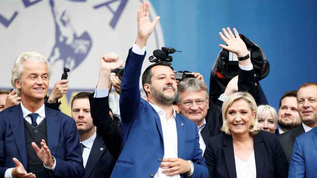 De izquierda a derecha: Wilders, Salvini y Le Pen en un acto de campaña de las elecciones europeas de 2019