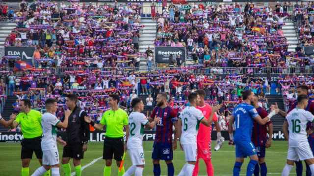 Los equipos del Elche y del Eldense, en una imagen de archivo.