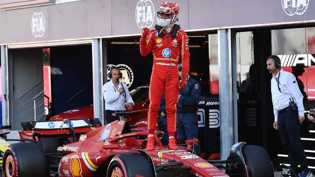 Leclerc celebra su pole en el GP de Mónaco.