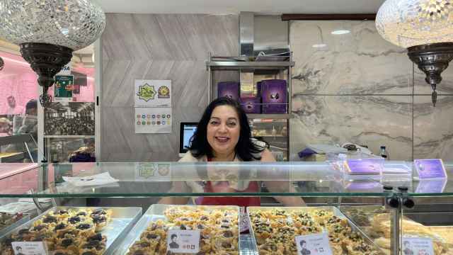 Delicias del Sultán, el imperio de una mujer siria que ya tiene tres tiendas en el Mercado Central de Valencia. Raquel Granell