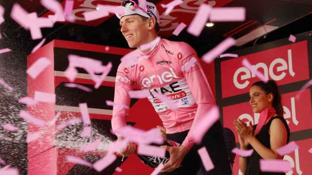 Tadej Pogacar, en el podio del Giro de Italia.