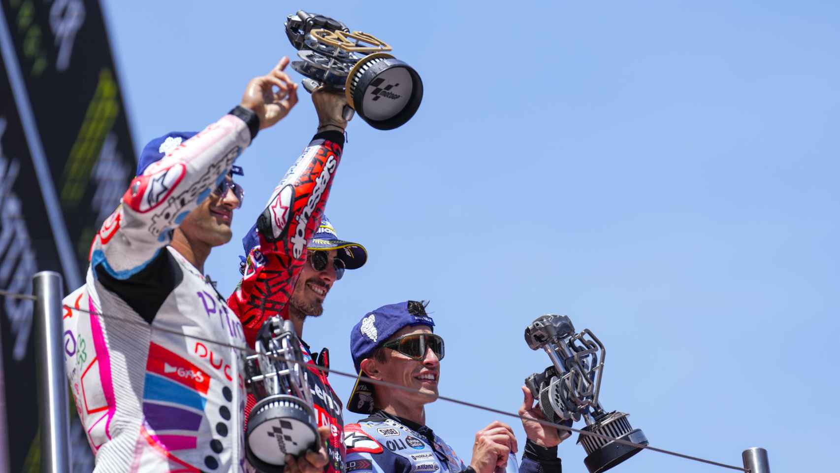 Jorge Martín, Pecco Bagnaia y Marc Márquez, en el podio del Gran Premio de Cataluña.