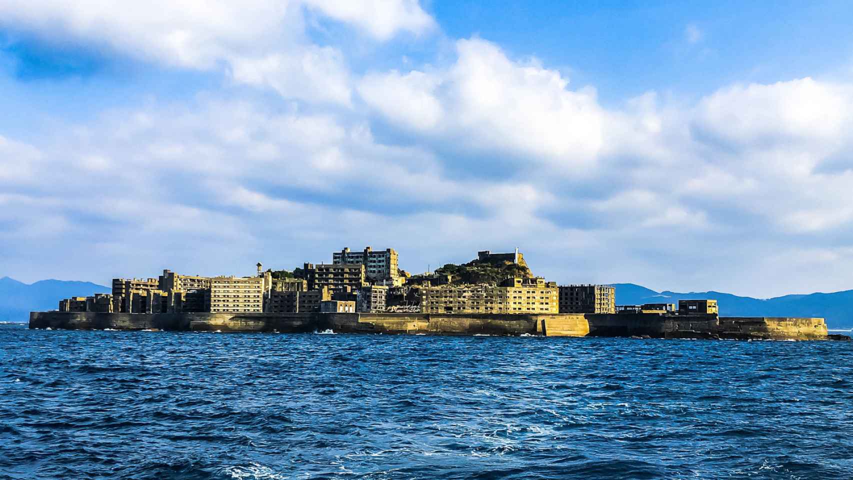 Vista de ‘isla acorazado’ o Gunkanjima.