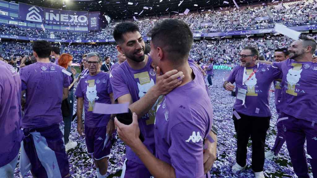 Los jugadores del Real Valladolid celebran el ascenso a Primera División, este domingo en el Estadio José Zorrilla