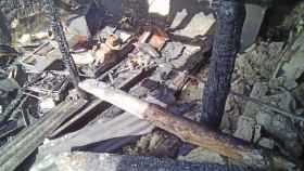 Imagen de la vivienda incendiada este lunes en San Miguel del Arroyo