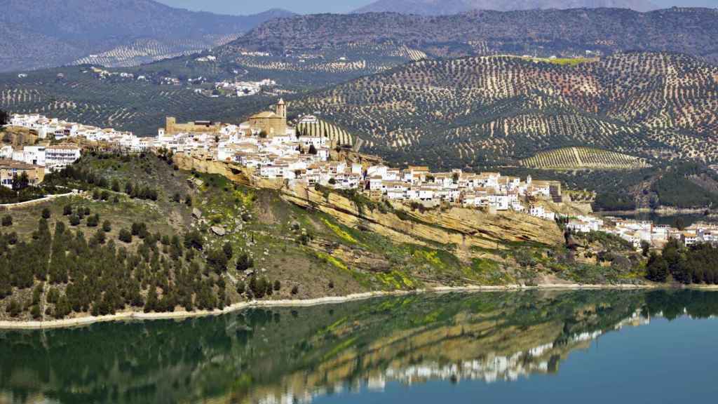 Iznájar, pueblo blanco de Córdoba.