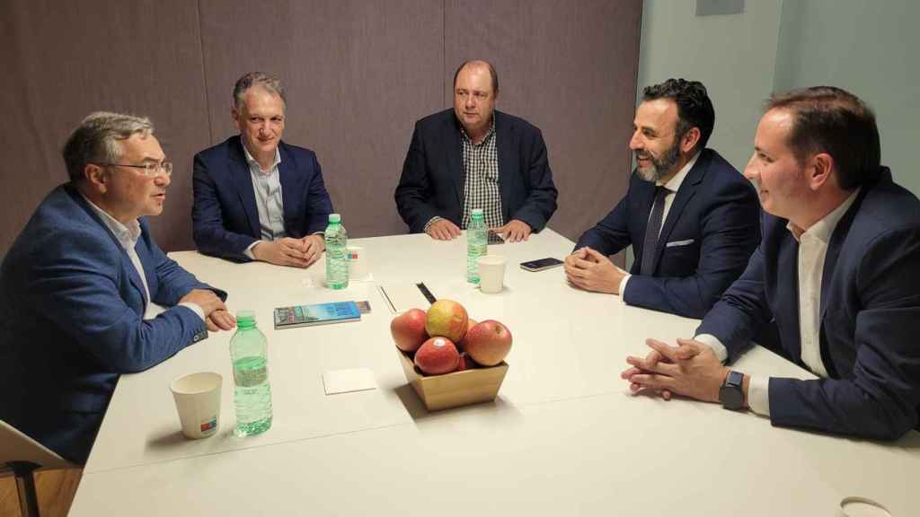 Reunión de trabajo entre responsables de la Deputación de Ourense y de Renfe.