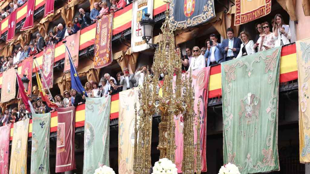 Los balcones de la Delegación del Gobierno durante el Corpus de 2023.