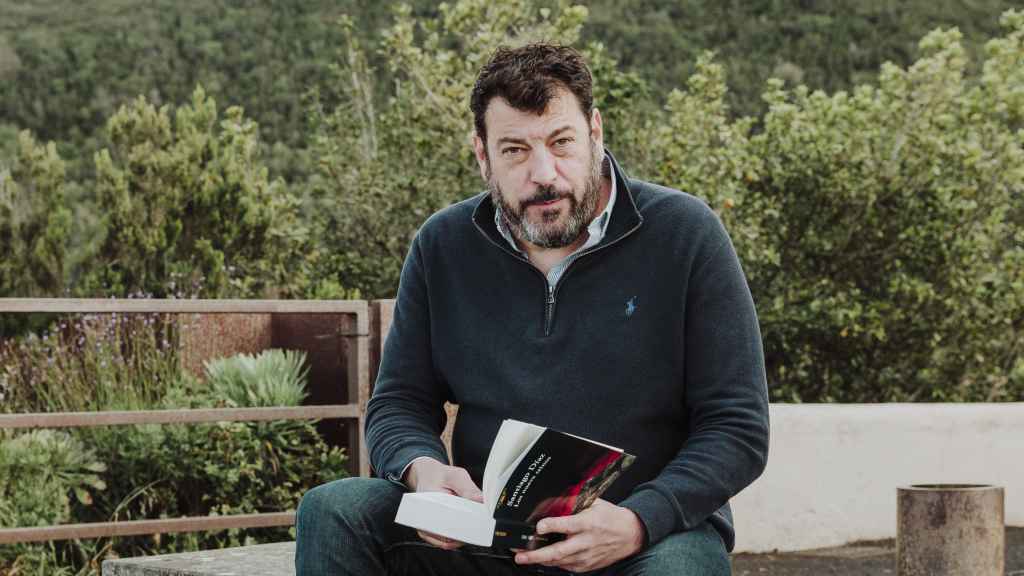 Santiago Díaz, autor de 'Los nueve reinos' (Alfaguara) en el Mirador de Jardina (La Laguna), Tenerife. Foto: Rubén Plasencia.