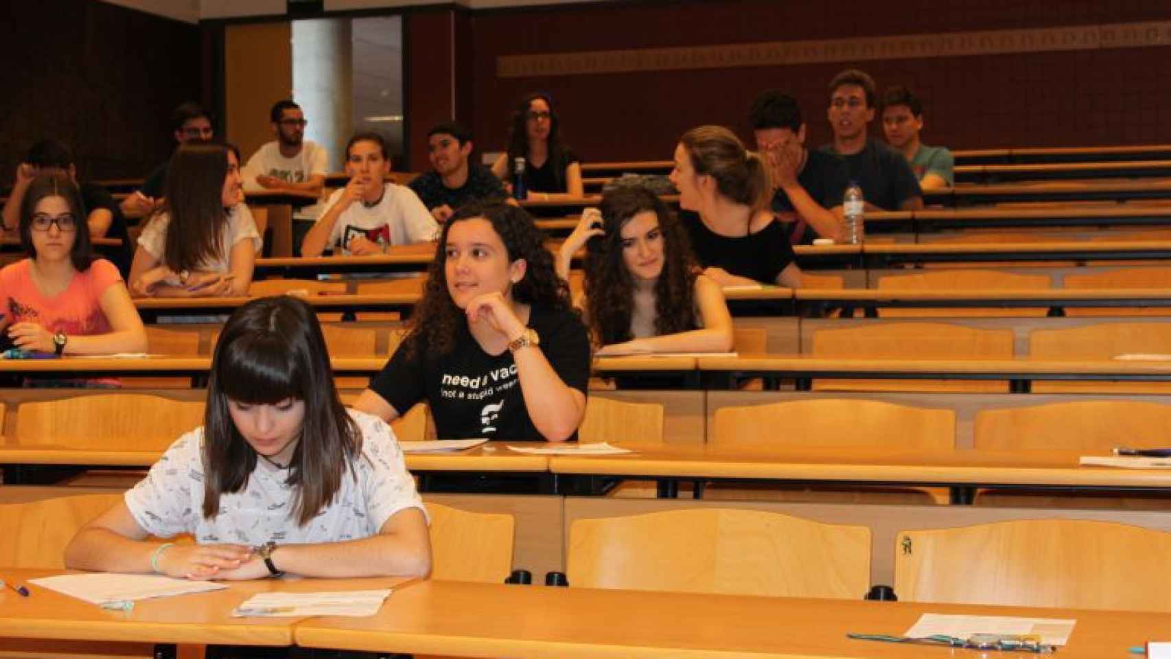 Estudiantes durante una prueba de selectividad en la UMH, en una imagen de archivo.