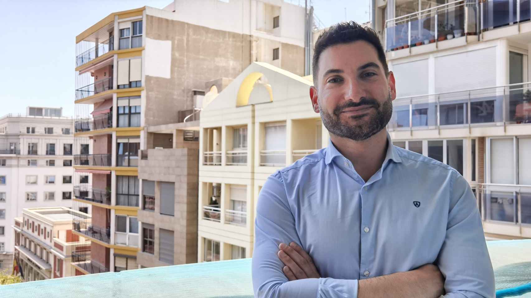 Stephane Soriano, en la sede de la dirección territorial de Diversidad en Alicante.