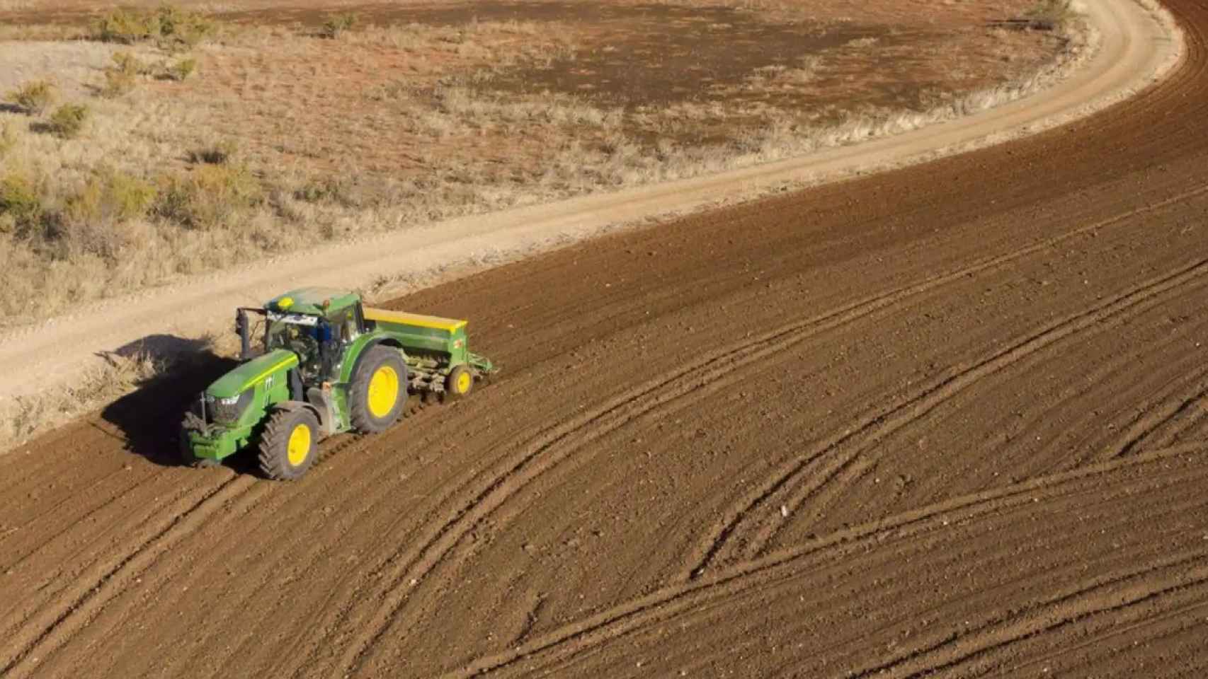 Trágico accidente en Jaén: muere un hombre tras volcar su tractor en Villacarrillo