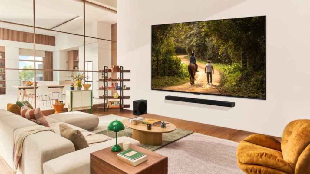 Descubre los Smart TV QNED para disfrutar del mejor fútbol: ¡IA, mil millones de colores y lo último en sonido!