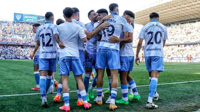 Los jugadores del Málaga CF celebran un gol en La Rosaleda durante la temporada 2023-2024.