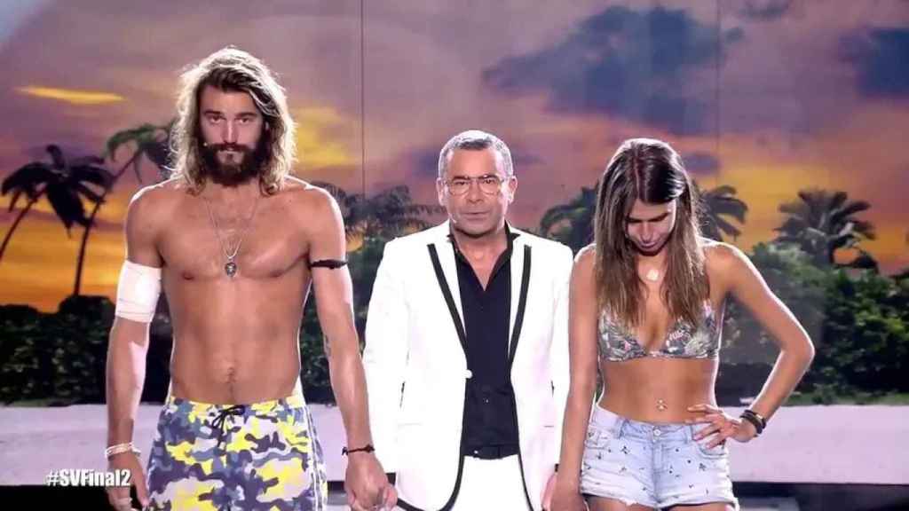 Logan Sampedro y Sofía Suescun, junto a Jorge Javier en la final de 'Supervivientes 2018'.