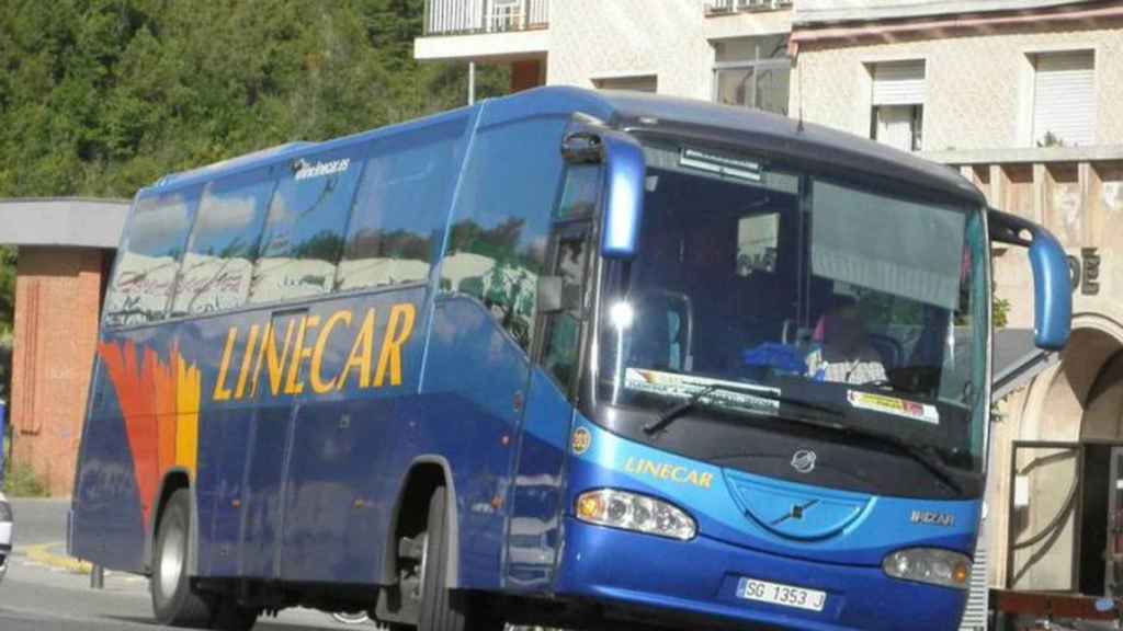 Uno de los autobuses de Linecar