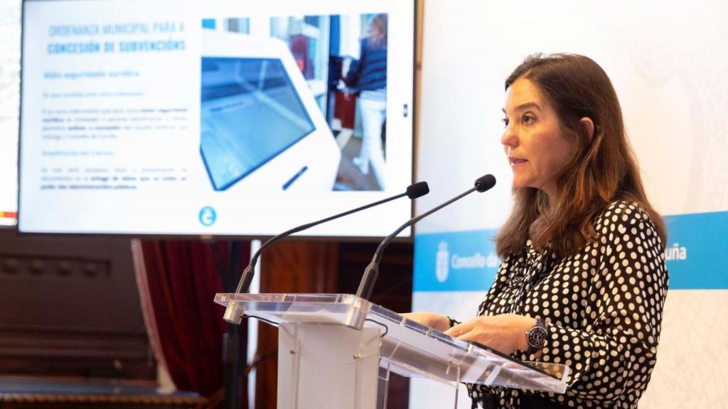 Inés Rey durante una rueda de prensa