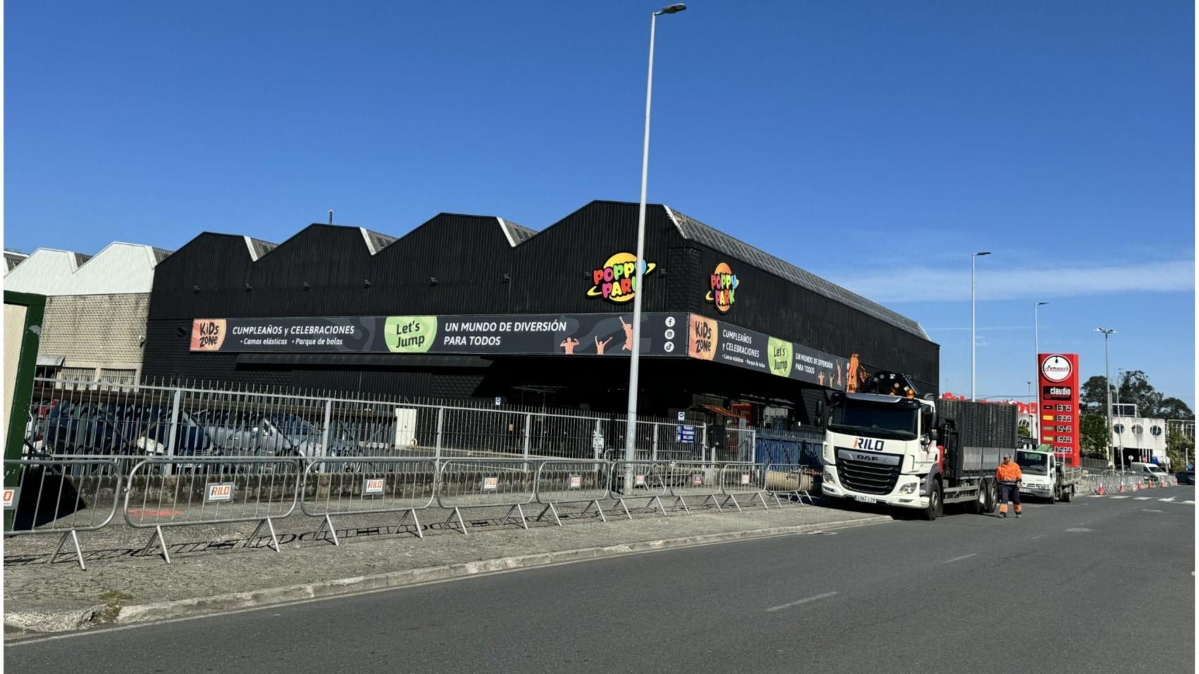 Narón (A Coruña) inicia mejoras en aceras y zonas de aparcamiento en A Gándara