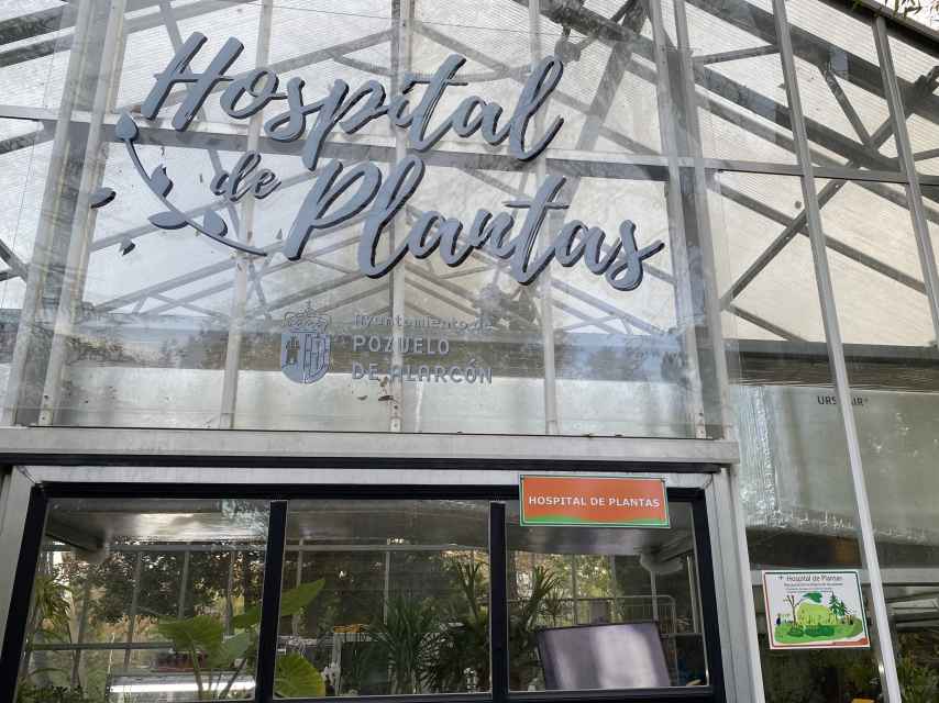 Entrada del hospital de plantas en Pozuelo de Alarcón, Madrid.