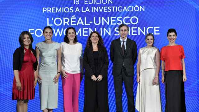 Las ganadoras en la entrega de premios.