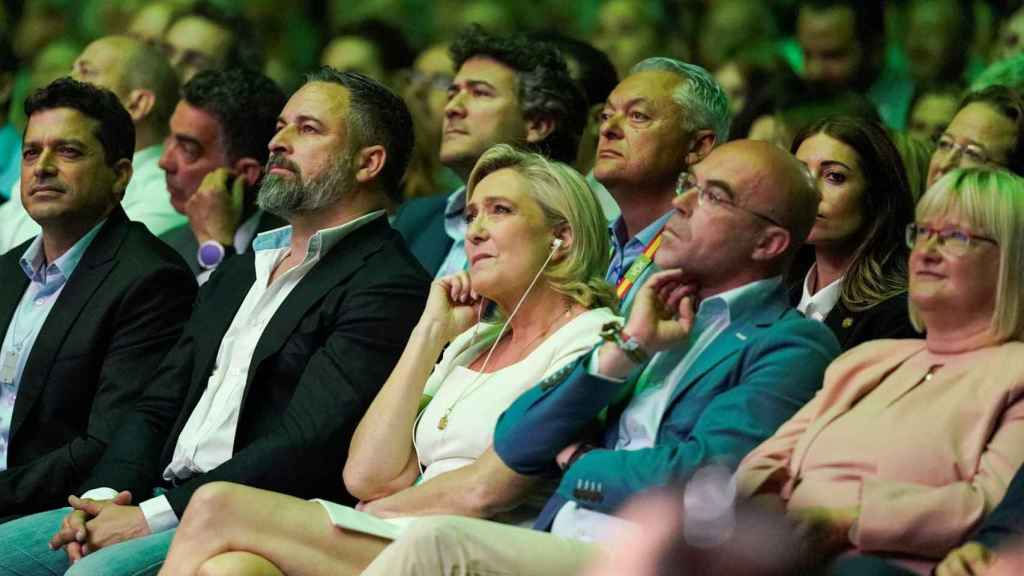 Abascal y Le Pen, en el evento ultraderechista convocado por Vox en Madrid.