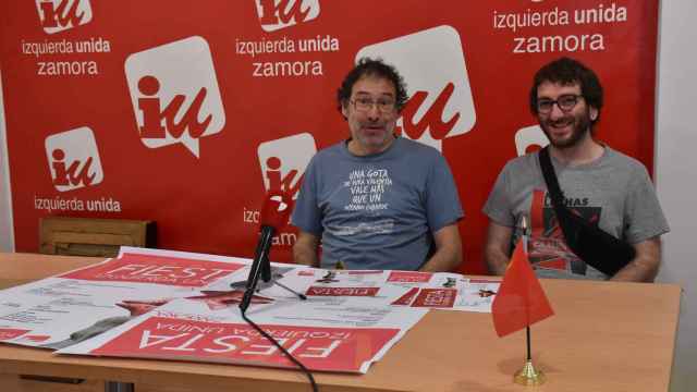 El coordinador provincial de IU Zamora, Miguel Ángel Viñas; y el coordinador municipal del grupo, Jonathan de Anta