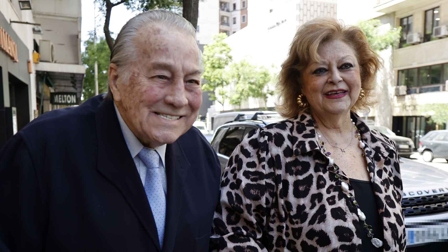 La gran emoción de Victoriano Valencia en la celebración de su 93º cumpleaños: la llamada que le ha hecho Luis Miguel y los invitados