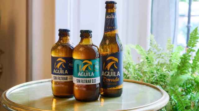 Cervezas de El Águila.