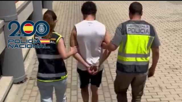 La Policía deteniendo a 'La J' en Madrid.