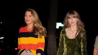 El 'look de la amistad' que ha lucido Blake Lively para apoyar a Taylor Swift en su primer concierto en Madrid