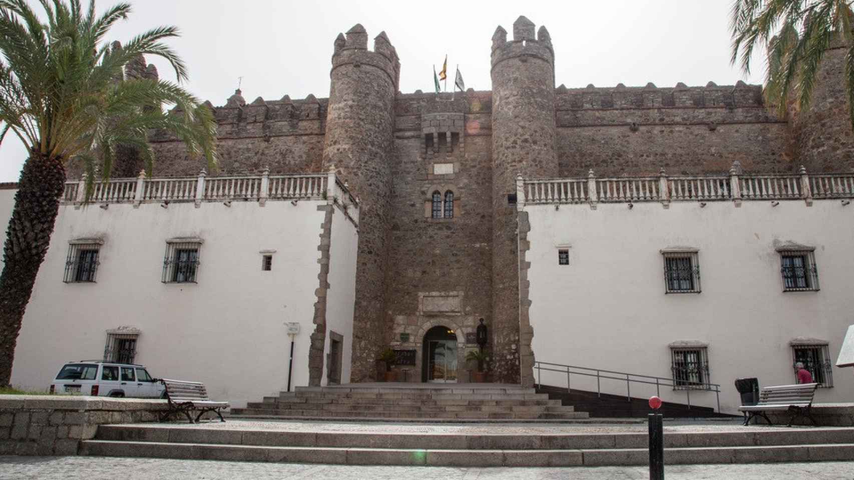 Imagen del parador con una fortaleza musulmana.