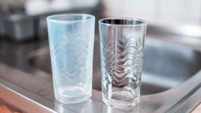 Dos vasos de cristal.
