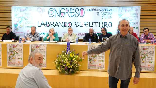 El coordinador de UCCL, Jesús Manuel González Palacín, tras su reelección, este viernes