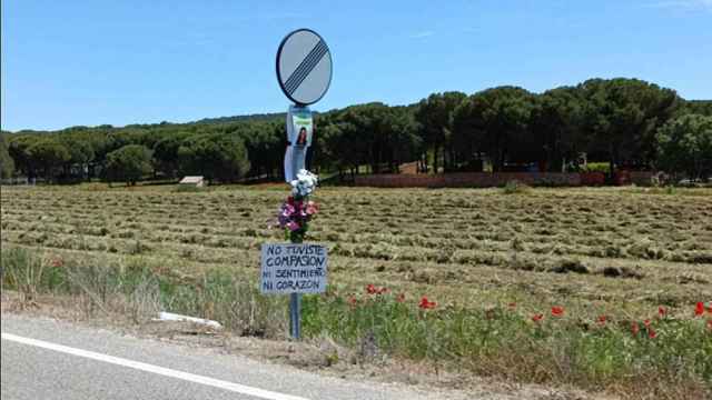 La imagen de las pintadas en la cuneta en la que apareció el cadáver de Esther