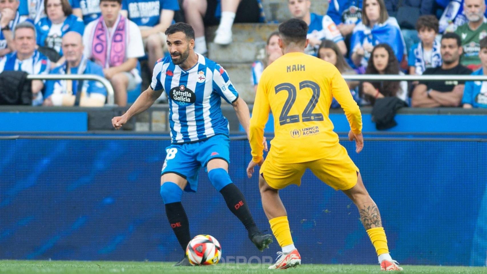 Mikel Balenziaga en el partido contra el Barça B en Riazor.