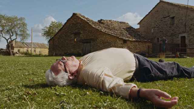 Frame de 'El arte de los Analfabetos', la 'road movie' de un abuelo que regresa junto a su nieto a su infancia como vagabundo. EE