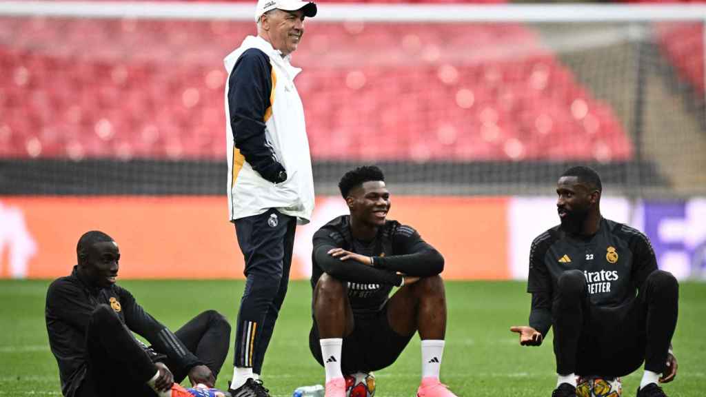 Rüdiger, Mendy y Tchouaméni, con Ancelotti.