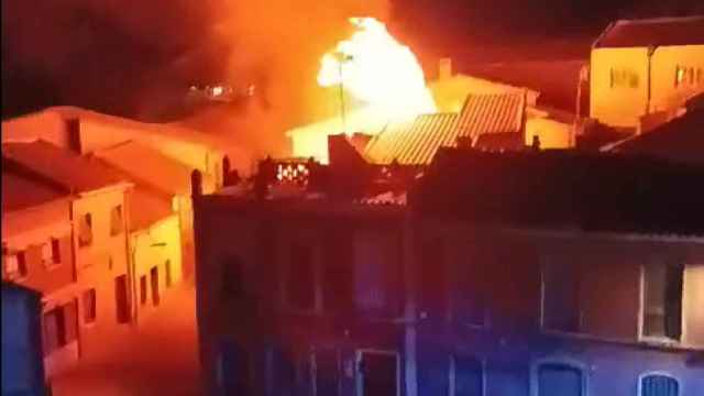 Imagen del incendio capturada de un vídeo publicado en las redes sociales.