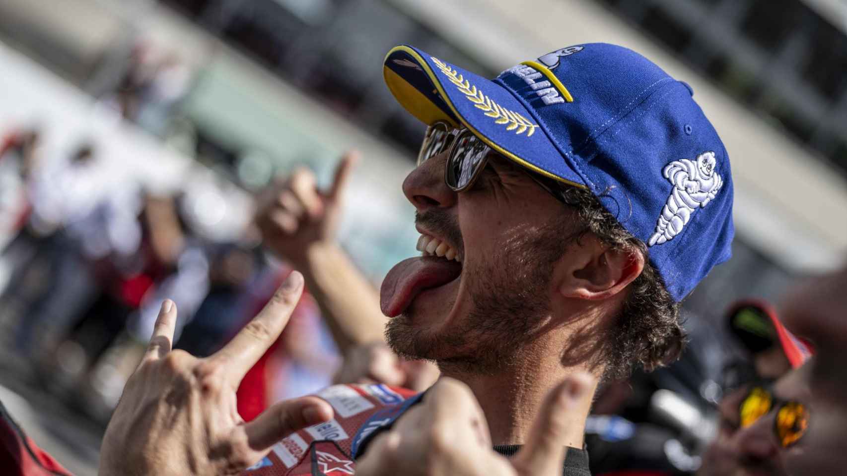 Pecco Bagnaia celebra su victoria en la carrera al sprint, en el circuito de Mugello.