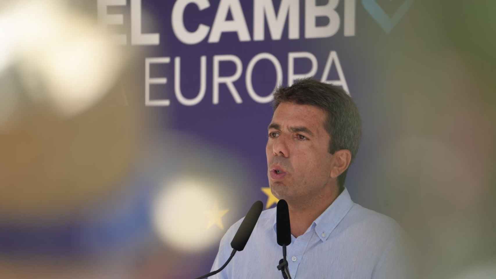 El presidente del PPCV, Carlos Mazón, en el mitin electoral del 9J en Denia. EE