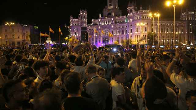 Las masas celebran en Cibeles la Champions del Real Madrid.