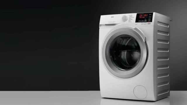 8 kg de carga, máxima eficiencia y 180€ de descuento: así es la lavadora más completa de AEG