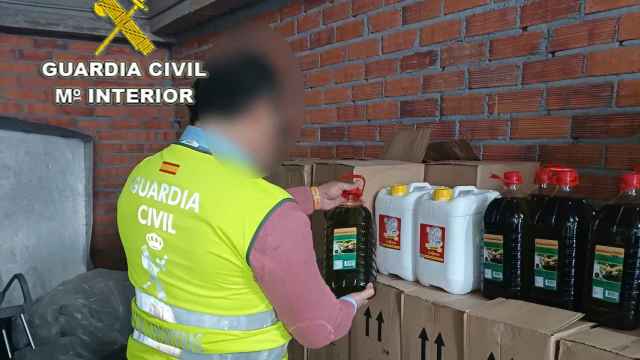 Aceite de oliva inmovilizado por la Guardia Civil.