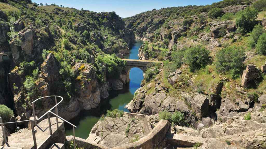 Puente-acueducto del Canal de El Villar. Siglo XX (1907-1911).