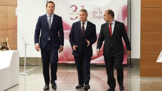 Algo pasa entre Page y Carlos Velázquez y Castilla-La Mancha lleva a Pedro Sánchez a los tribunales