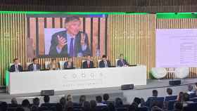 Francisco García Paramés y su equipo durante la conferencia anual de inversores 2024 de Cobas AM.