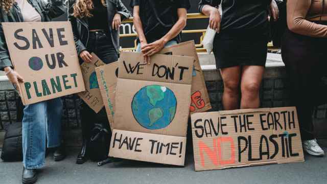Mujeres activistas por la protección del medioambiente.