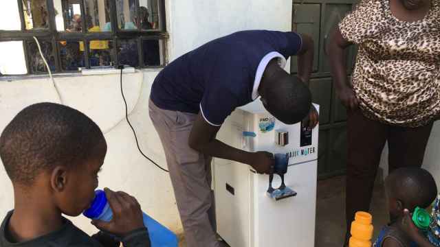 Máquina de Majik Water para extraer agua potable del aire