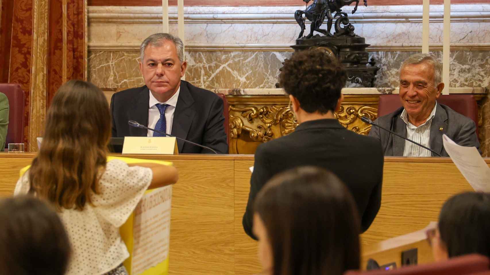 El alcalde de Sevilla, José Luis Sanz, en un Pleno.