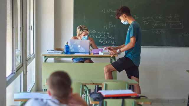 Imagen de archivo de un alumno en clase.